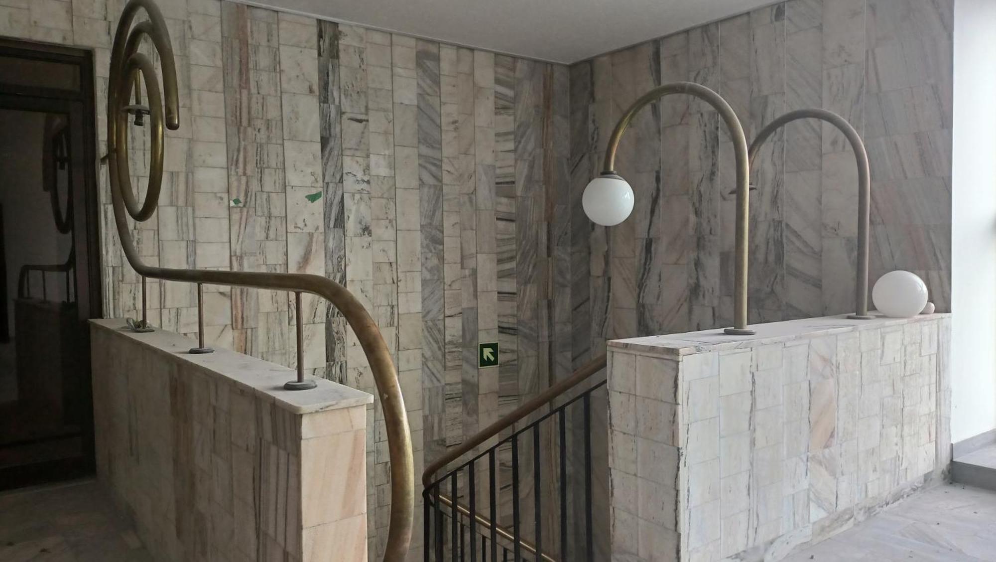 Apartment 84 *