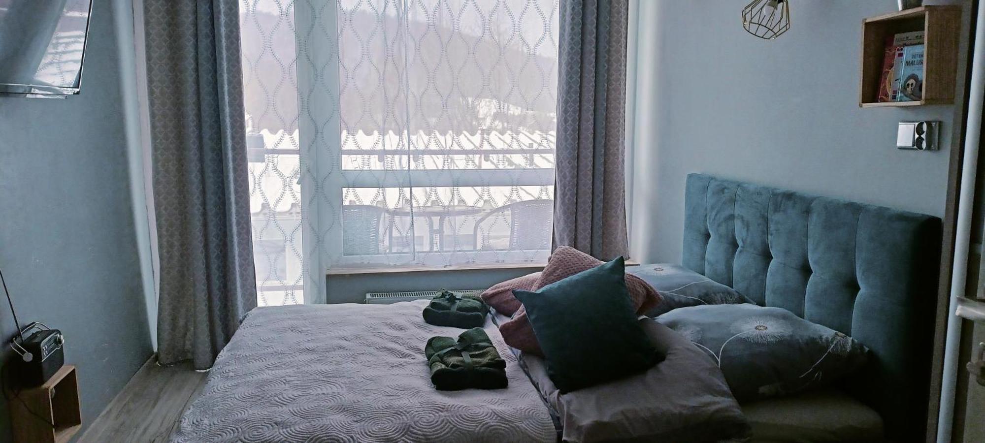 Apartment 84